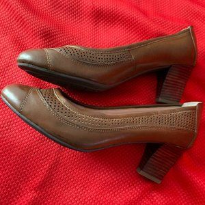 Le Comfort Women’s Shoes Brown Pump, 9